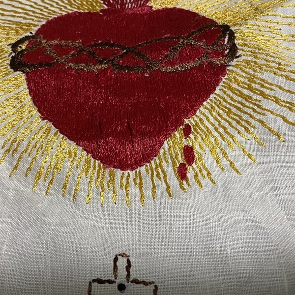 Vintage Sacred Heart IHS Embroidered Linen Piece - Picture 7 of 8